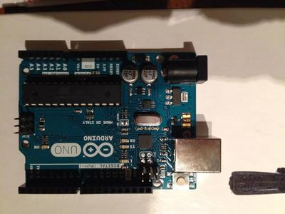 ARDULEGOSLIM arduino board on table