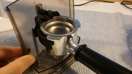 Coffee mill adapter for filter basket for espresso (Mahlkönig and DeLonghi)