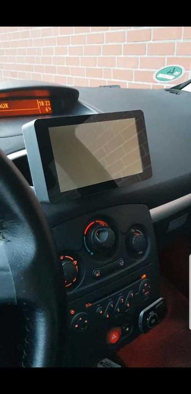 Integrated Cardisplay for Renault Clio III