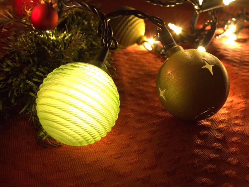 Illuminated Christmas Ball Set + Christmas Star