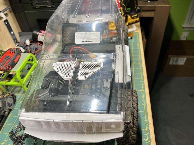 Proline Cherokee Hood vents