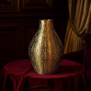 Golden Fleur Vase – Ornate Vase with Regal Pattern