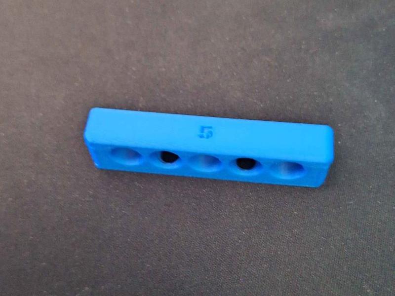 Desk cable managment clip for 5 cables