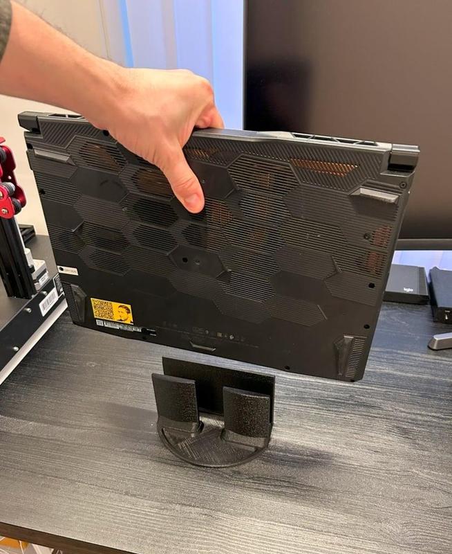 DeskStand_Folded_MSI GL65 15,6" FHD 120Hz