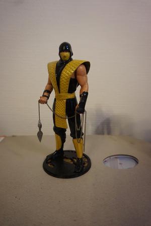 MK classic scorpion statue