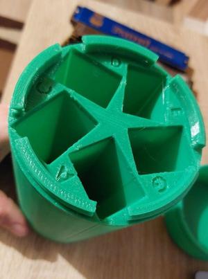 Round threaded cap harmonica cover box