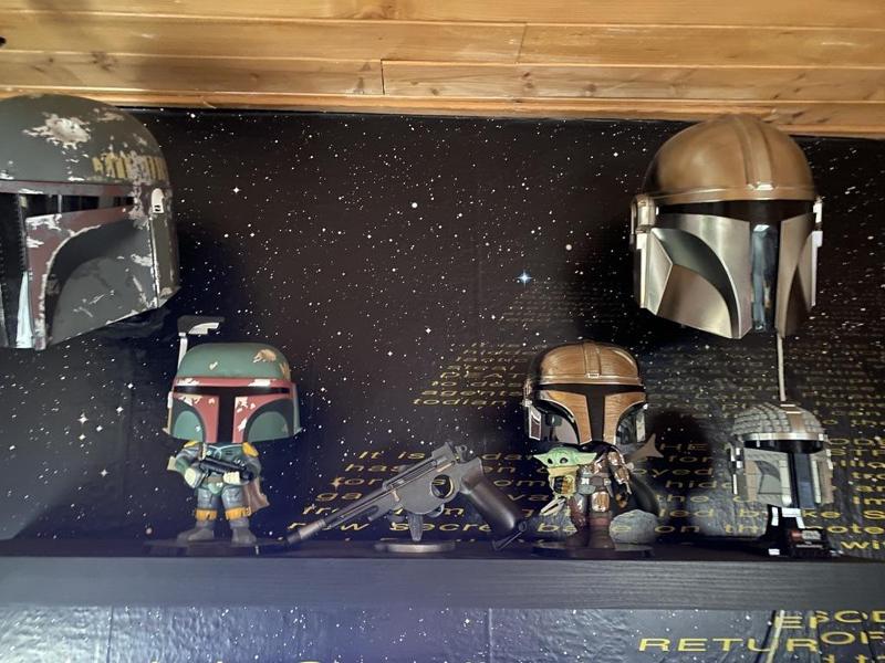 Mandalorian/Boba Fett/Mythosaur stand/hanger