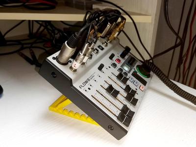 Behringer Mixer Flow 8 Stand