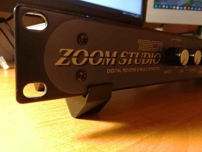 Zoom Studio legs