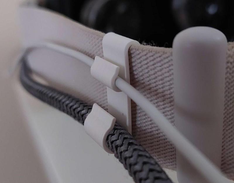 Quest 2 & Quest 3 Link & Headphone Cable Clip