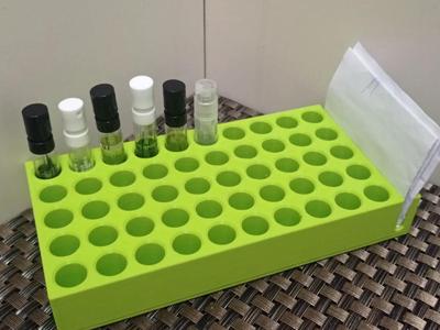 Perfume sample holder