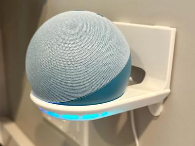 Alexa Echo Dot 4 / 5 Wall Mount - Command Strips