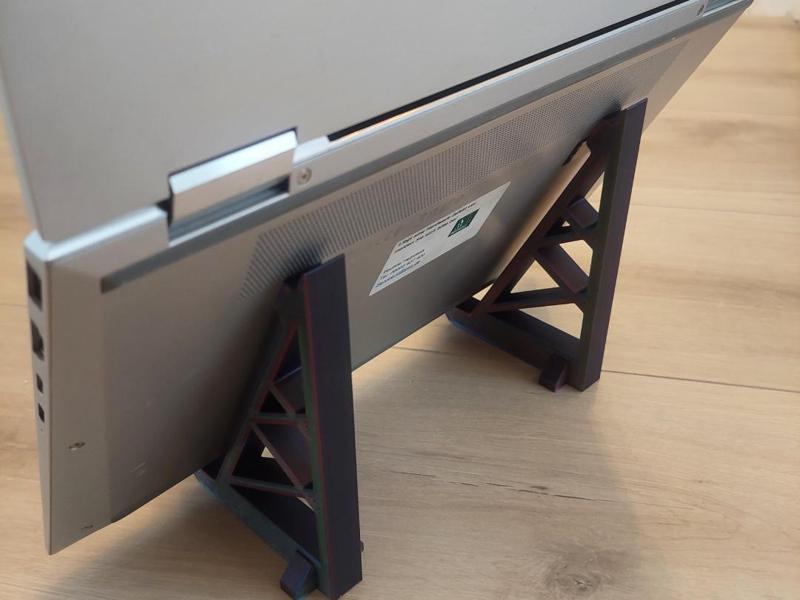 Laptop Holder / Stand