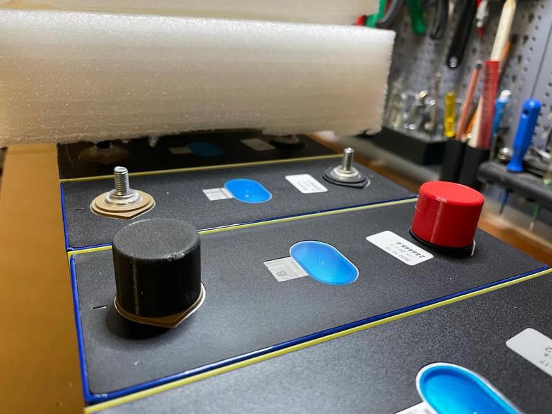 LiFePO4 EVE 280K Polschutz/pole protection   