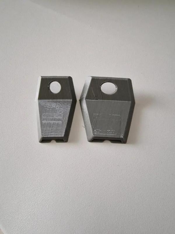 Apriscatole per lattine e barattoli di legumi e tonno   