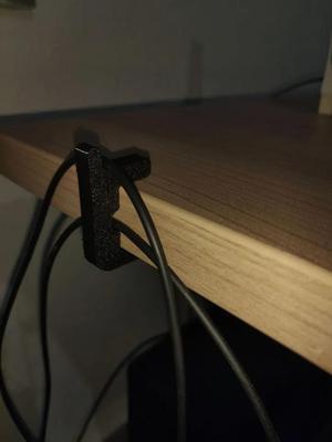 Kabelhalter (cable holder)   