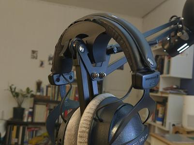 Architect lamp headphone holder 