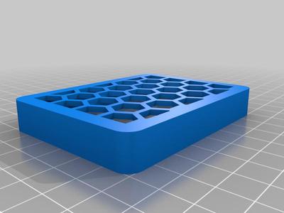 Box with honey structure