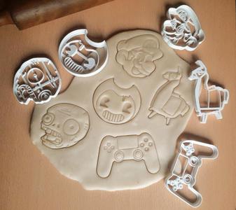x5 Videogames kit: joypad, mario, zombie, fortnite pignata, bendy - cookie cutter characters