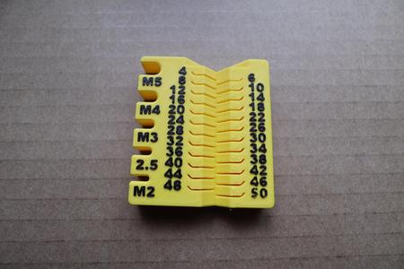 Metric screw measuring device