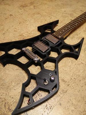 MetalHonycombZANDER_guitar