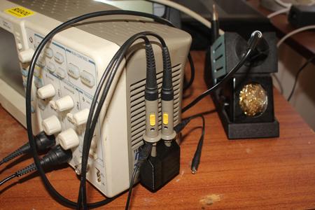 Scope probe holder for Rigol DS1052E