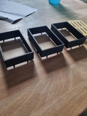 Pallet Frame Paletten Rahmen BRUDER 1:16 stapelbar