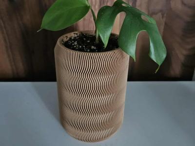 Self-draining Plant Pot (integrated drip tray)