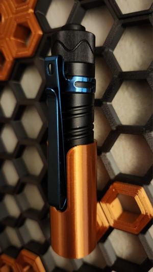 HSW holder for an OLIGHT i5R flashlight