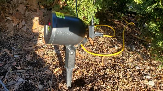 Replacement mounting bracket for holiday laser projector