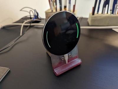 Inductive charger stand for Pixel 6