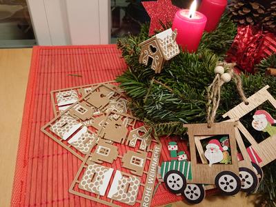 Gingerbread House Kit Card - German version