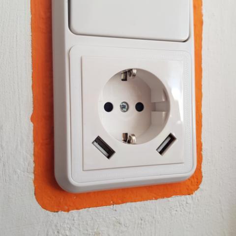 Steckdosenadapter / Socket Frame Adaptor