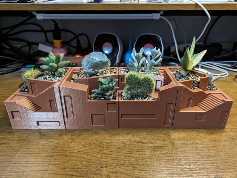 HOUSE SHAPE -SUCCULENT PLANT POT DESIGN