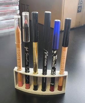 Cosmetic pencil display