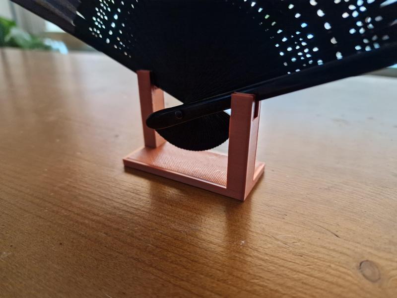 Sensu (japanse hand fan) stand