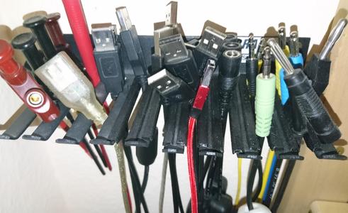 Labor cabel holder insert