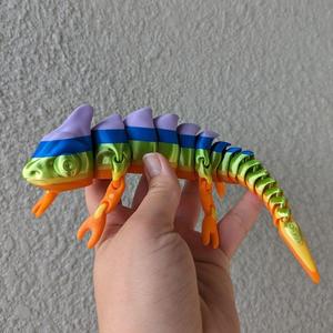 ARTICULATED CHAMELEON