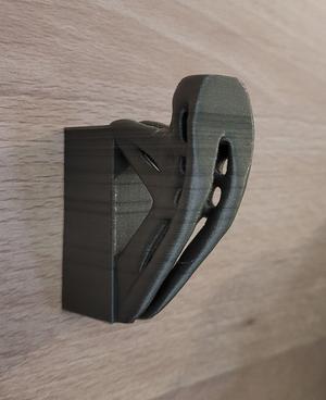 Topology optimized clothehook