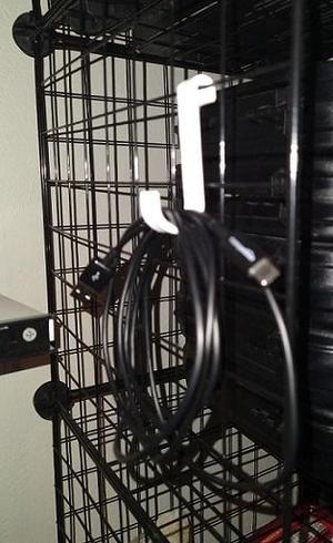 Small Light Duty Wire Cube Hook