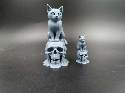 Halloween Cat on Melting Skull Decoration