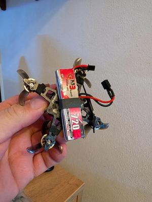 Firefly 1S FR16 Nano Baby Quad - battery holder GNB 720mAh - rotated 90 degrees   