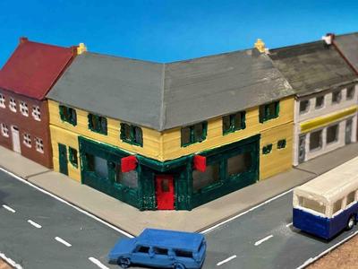 Village house 7 - corner pub (z-scale)