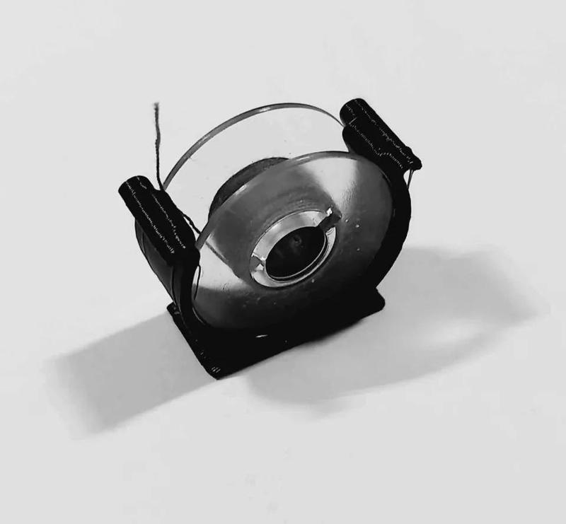 Držák spodních cívek - šicí stroj   