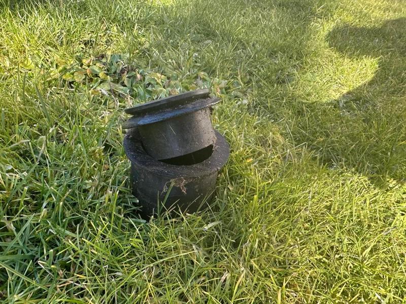 Outside clothes dryer adapter and lid   