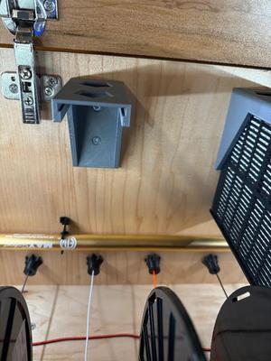 Mount for desiccant box   