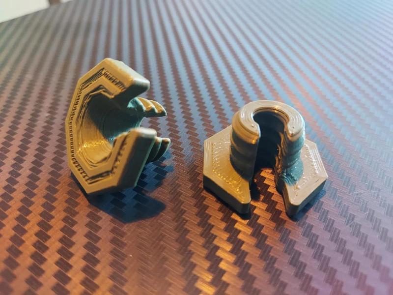 Universal USB-C Charging Dock slotted back screw   