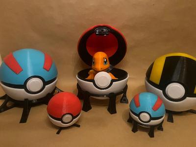 Pokemon Pokeball figurine, closed with a latch, opened with a button   