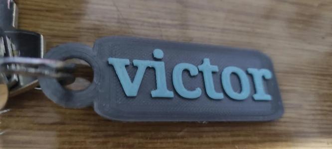 Llavero Victor   