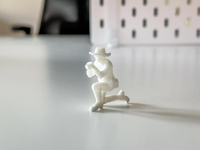 Miniature Photographer/Tourist for your Diorama   